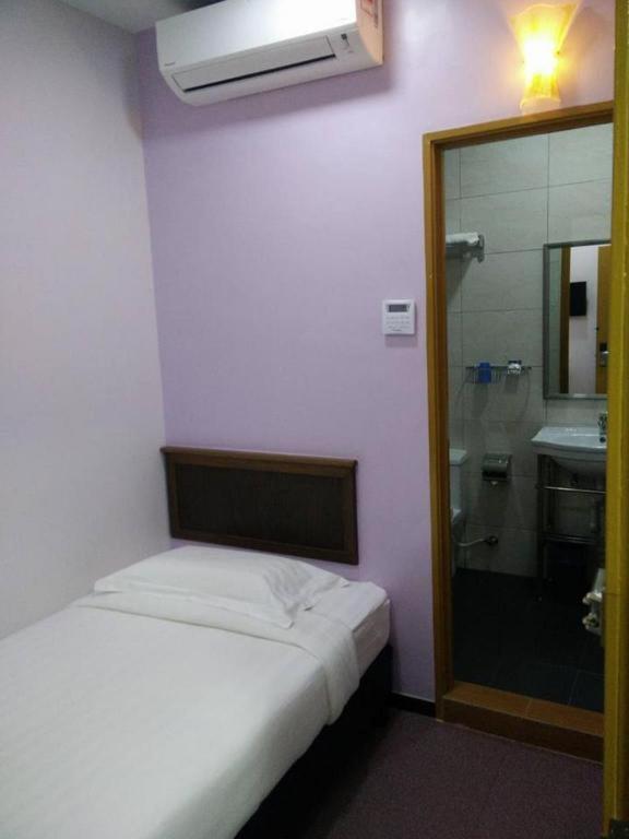 Id Hotel Yayasan Segamat Esterno foto