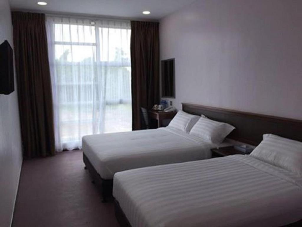 Id Hotel Yayasan Segamat Esterno foto