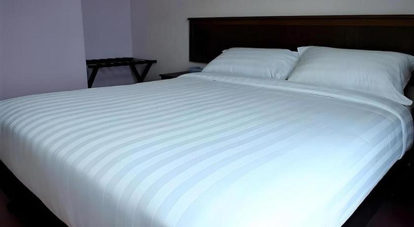 Id Hotel Yayasan Segamat Esterno foto