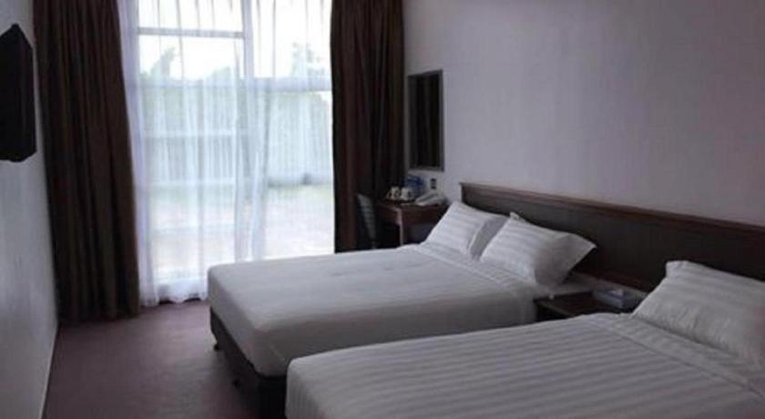 Id Hotel Yayasan Segamat Esterno foto